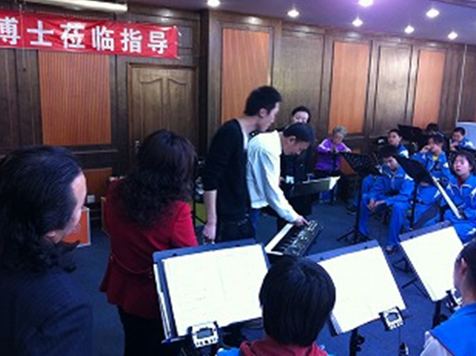 北京市育才中學(xué)、海淀教師進(jìn)修學(xué)校附屬實(shí)驗(yàn)學(xué)?！把篷R哈示范管樂(lè)團(tuán)”大師班圓滿結(jié)束 