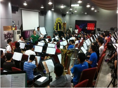 深圳中學(xué)雅馬哈示范管樂團(tuán)大師班活動(dòng)報(bào)道