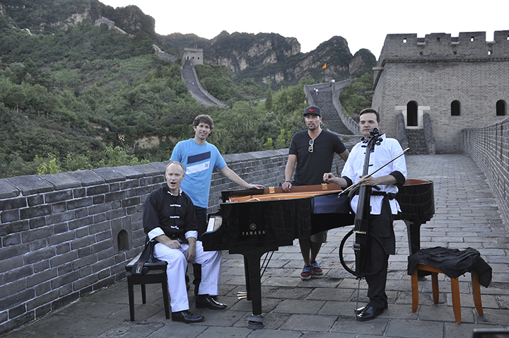 The Piano Guys在長(zhǎng)城上演奏雅馬哈鋼琴 