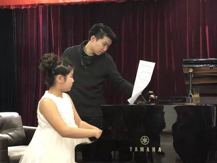 【報(bào)道】雅馬哈藝術(shù)家鮑釋賢鋼琴獨(dú)奏音樂會及大師班于河北秦皇島成功舉辦