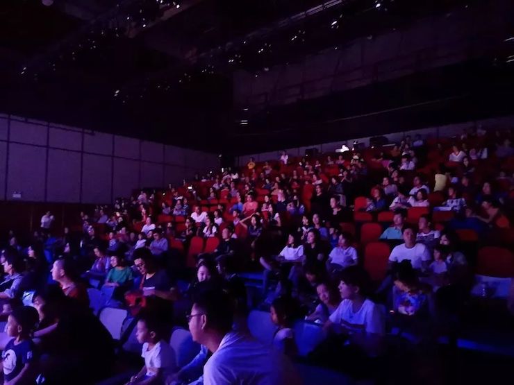 屬于七耳兔的勇敢夏天|兒童劇《七耳兔尋找樂(lè)器之王》巡演·成都站成功舉辦