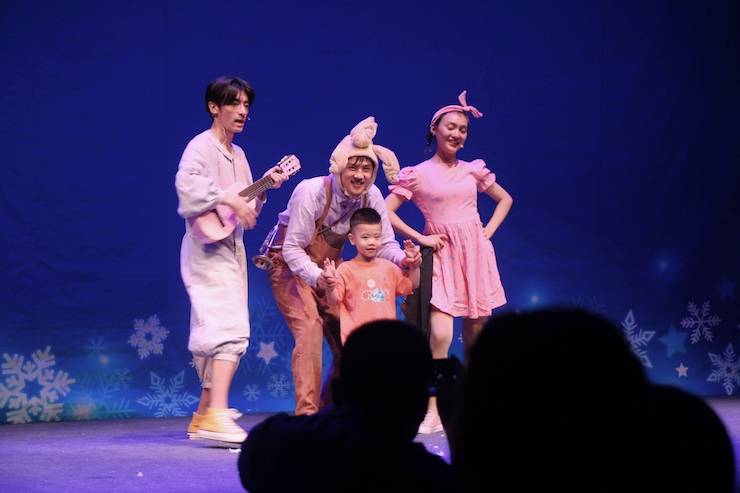 屬于七耳兔的勇敢夏天|兒童劇《七耳兔尋找樂(lè)器之王》巡演·成都站成功舉辦