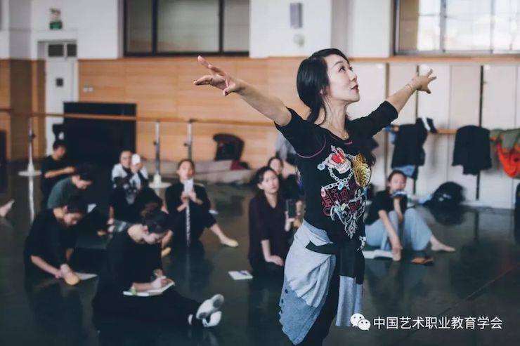雅馬哈跨界鋼琴及雅馬哈舞蹈教育課件助力“CEFA藝術(shù)教育高級人才研修班——中國古典舞身韻課”