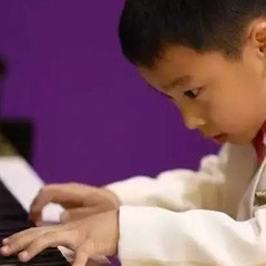 孫鵬杰攜“神秘嘉賓”現(xiàn)身廣州 見(jiàn)證小琴童的成長(zhǎng)之路